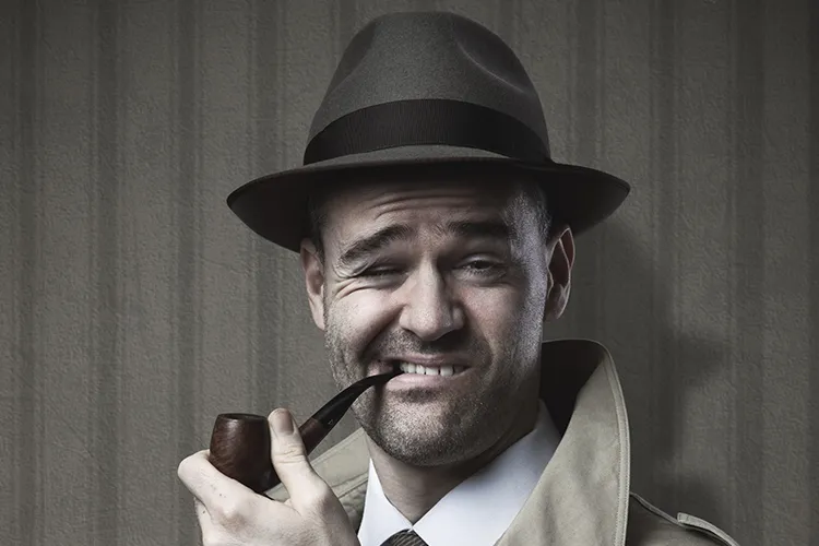 A detective with a funny face