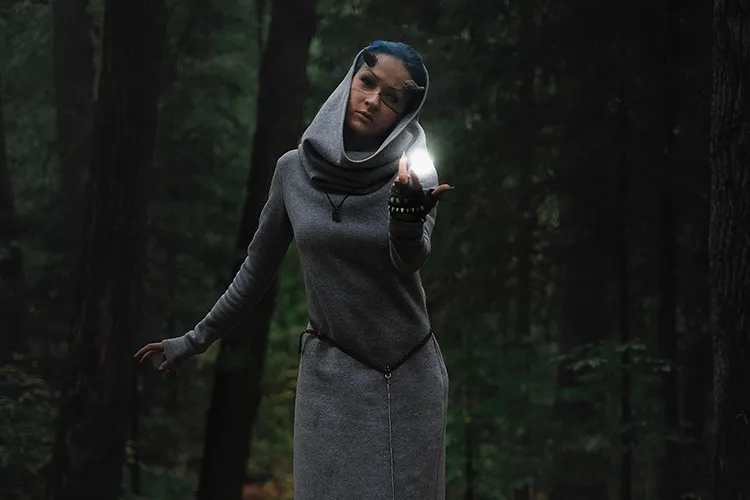 Sorceress with horns